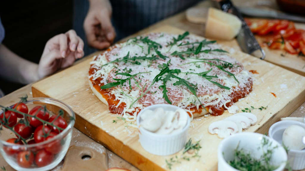 Gruyère-Mushroom-Pizza-With-Balsamic-Glaze-Recipes-4.jpeg