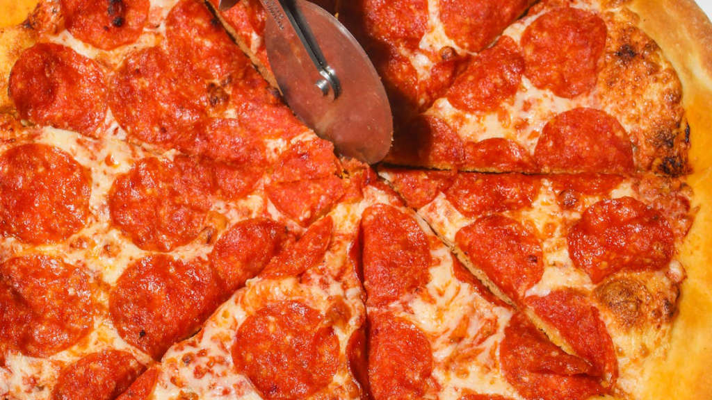 Homemade-Pepperoni-Pizza-Recipe-920.jpeg